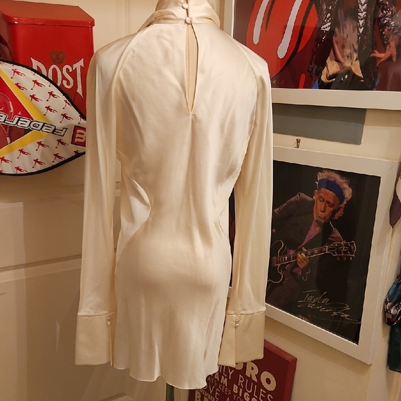 Elegant Cream Mini Dress - Picture 5 of 8